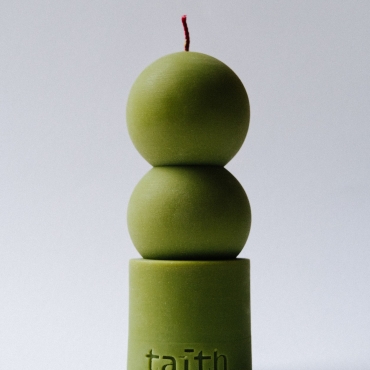 TAITH - Lilu Green Candle